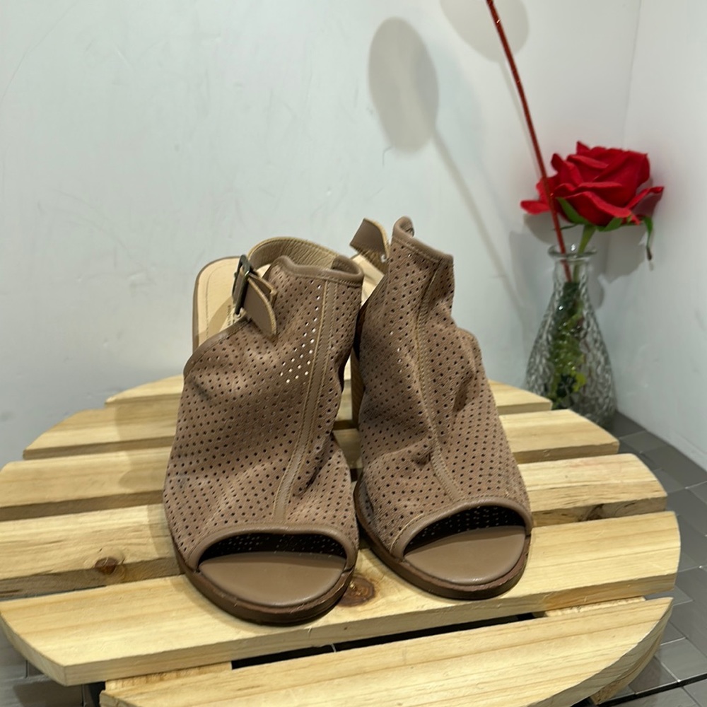 Kelsi Dagger heels #272‎